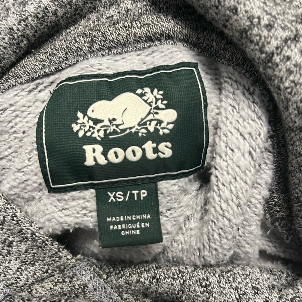 ROOTS men’s maple leaf pullover hoodie sweatshirt size XS grey red Buffalo plaid - Picture 12 of 14